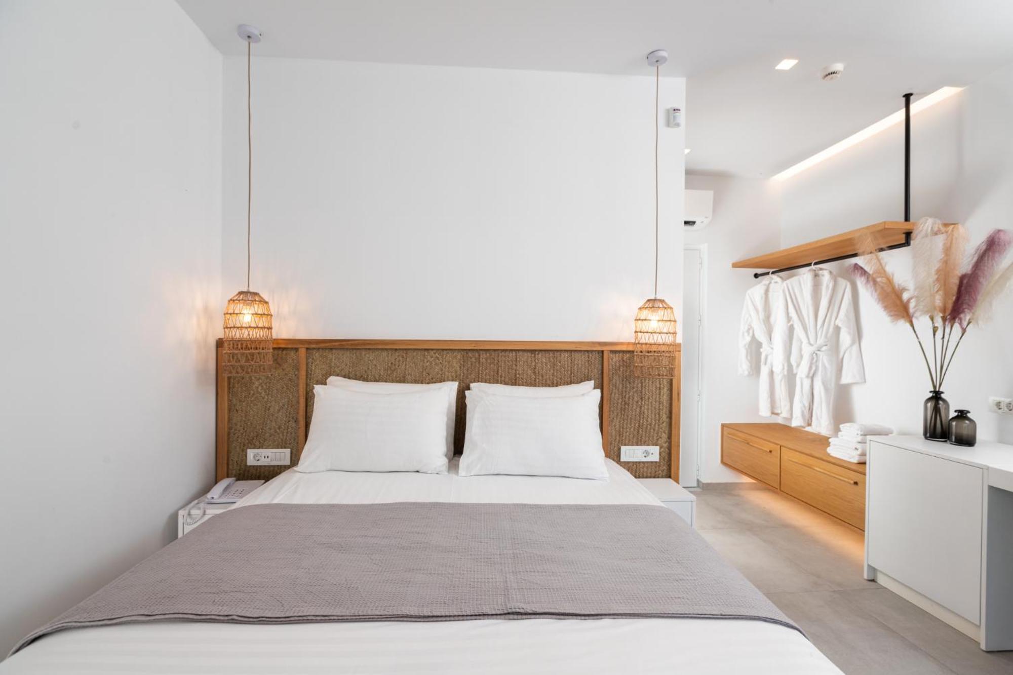 Myzith Luxury Suites Keri Bagian luar foto