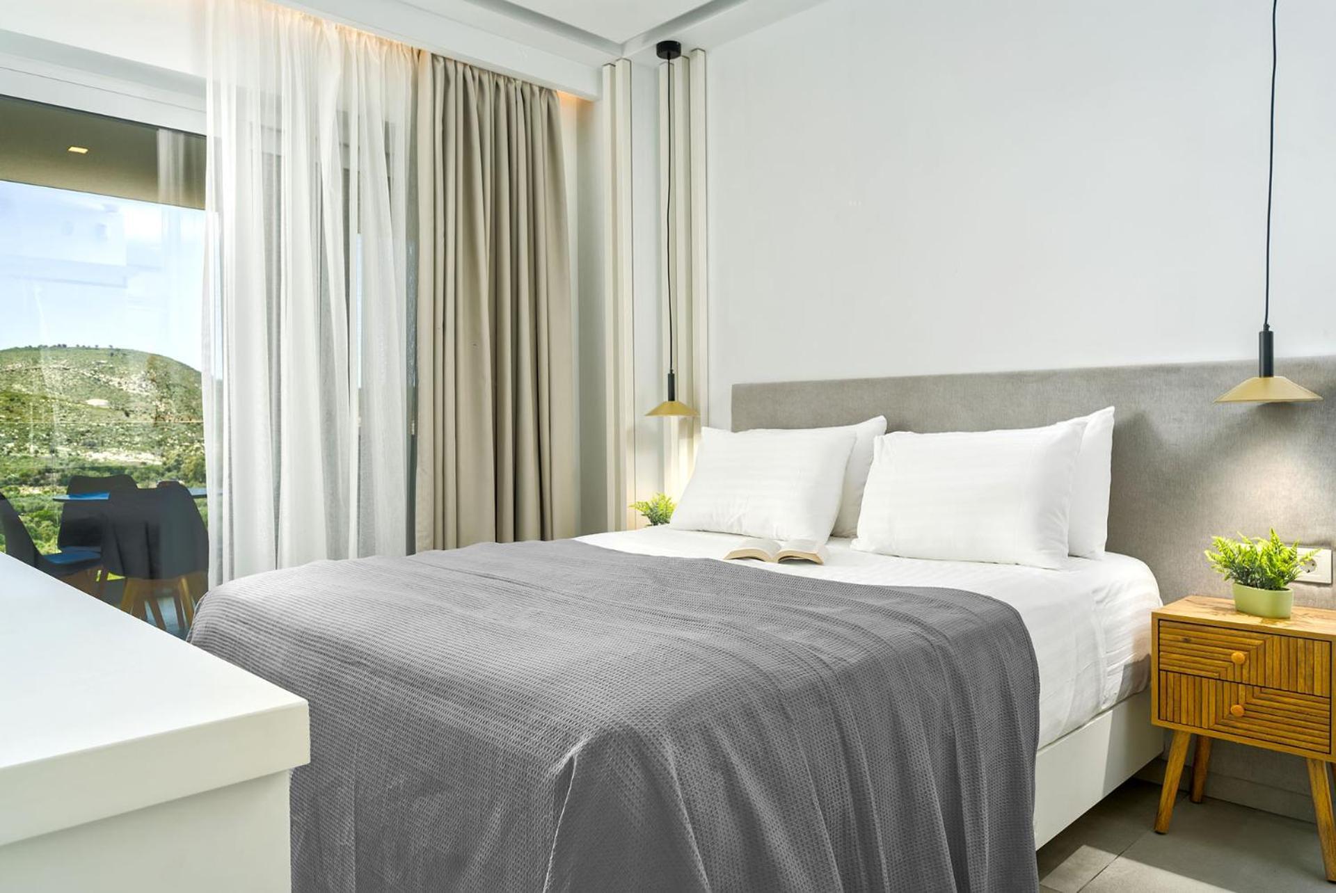 Myzith Luxury Suites Keri Bagian luar foto