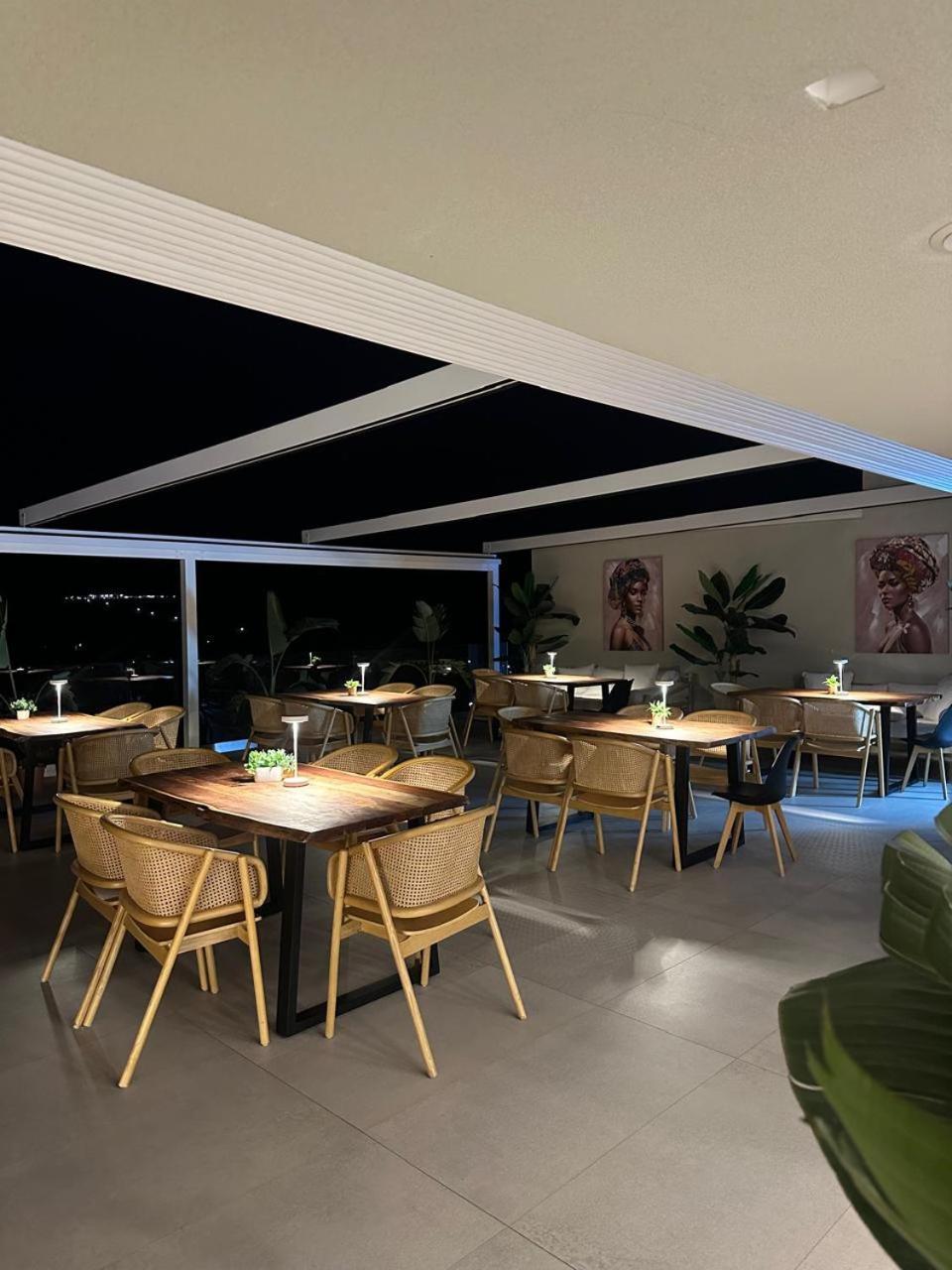 Myzith Luxury Suites Keri Bagian luar foto