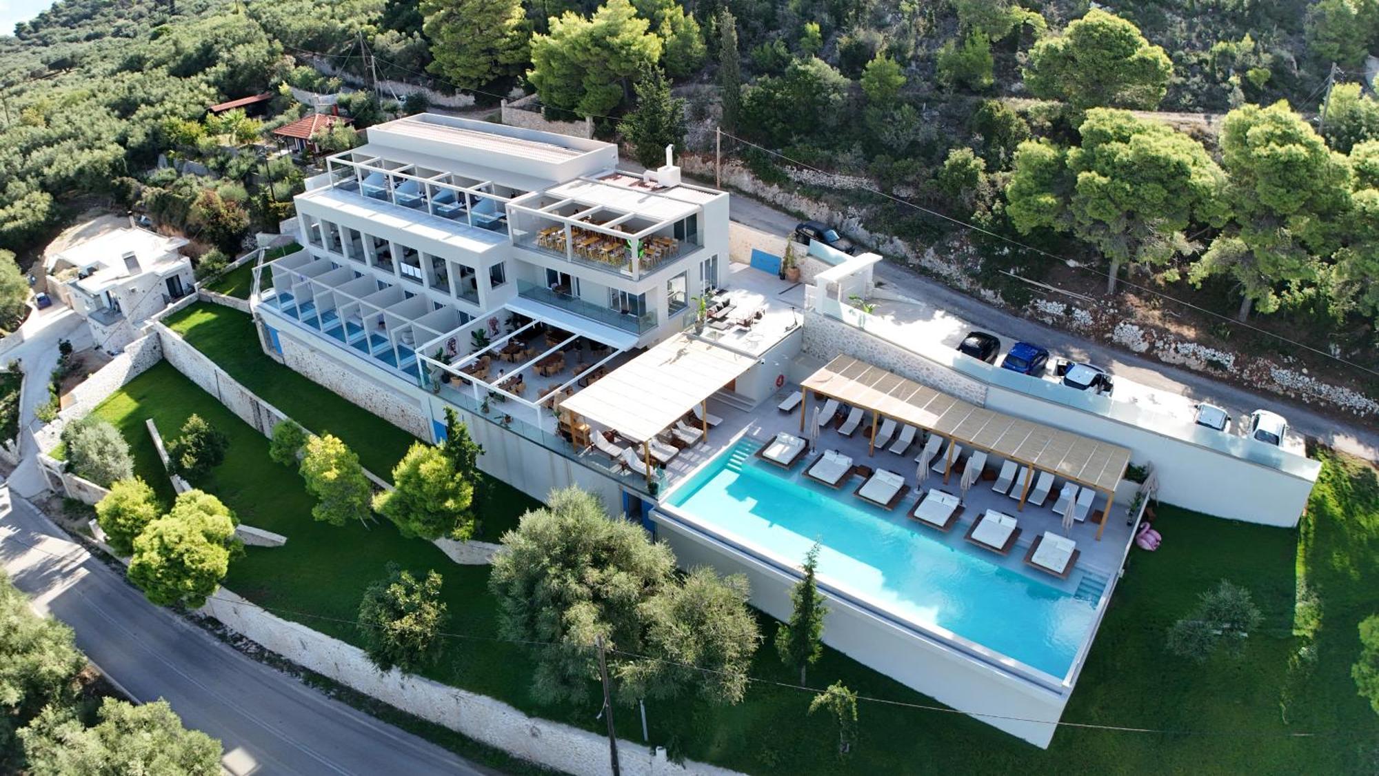 Myzith Luxury Suites Keri Bagian luar foto