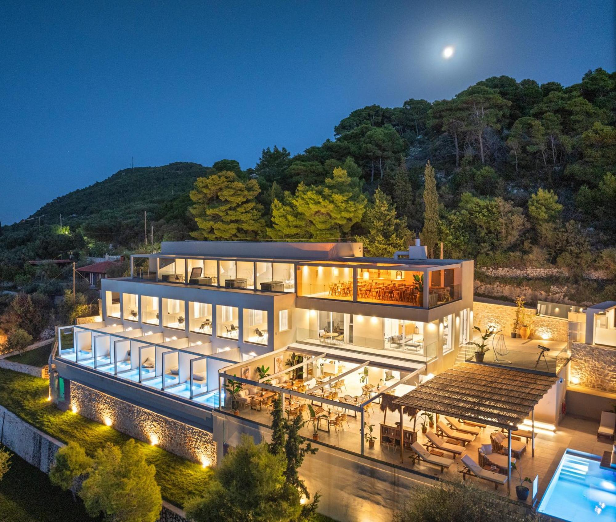 Myzith Luxury Suites Keri Bagian luar foto