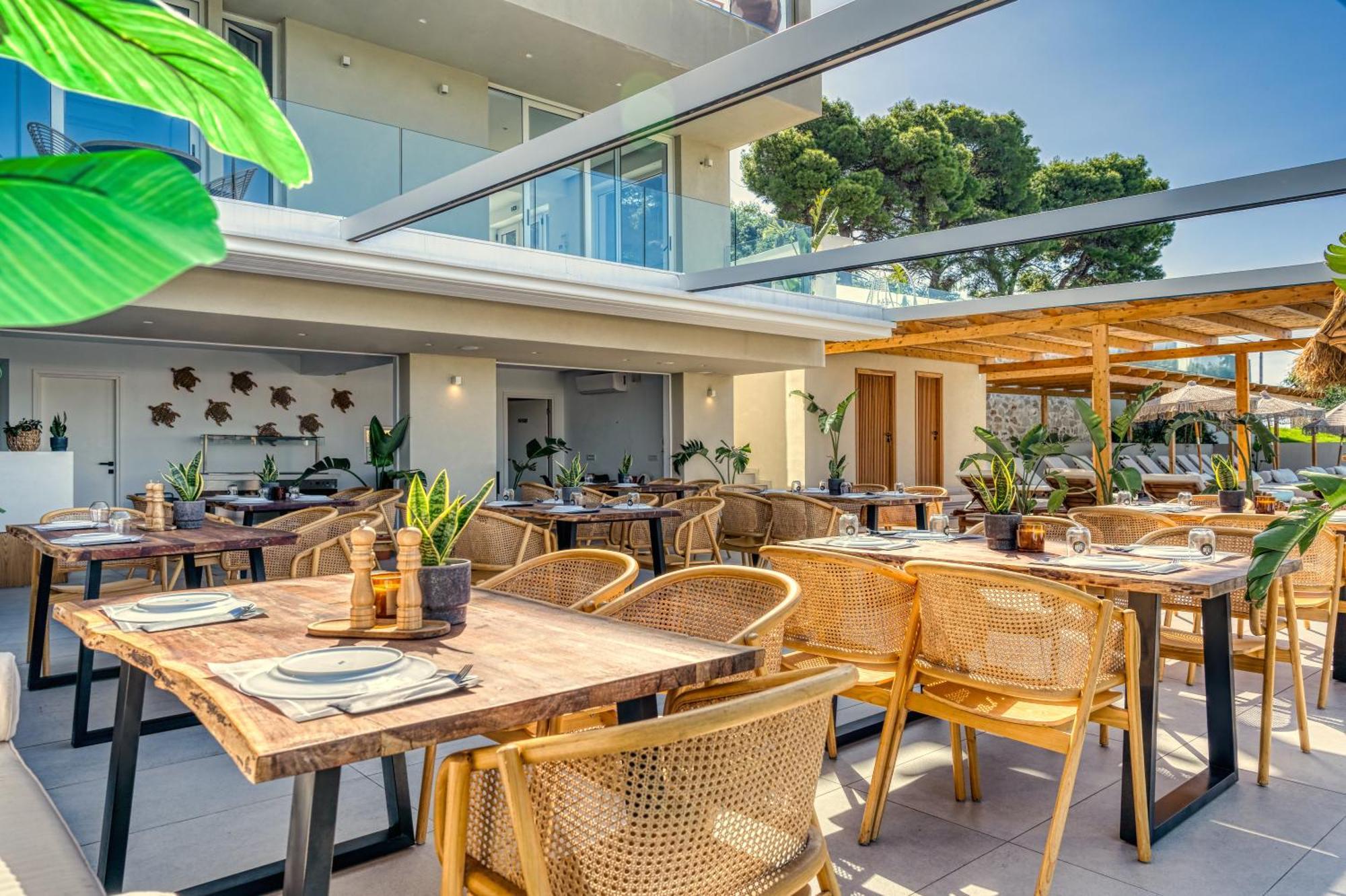 Myzith Luxury Suites Keri Bagian luar foto