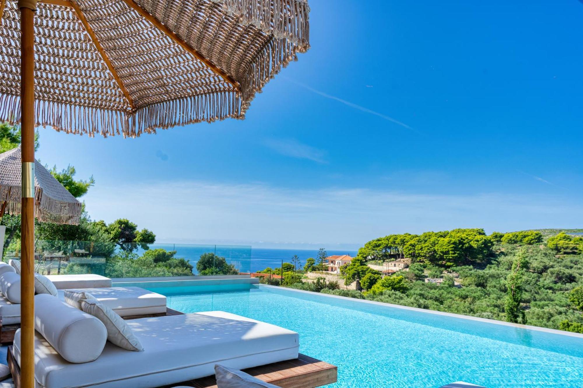 Myzith Luxury Suites Keri Bagian luar foto
