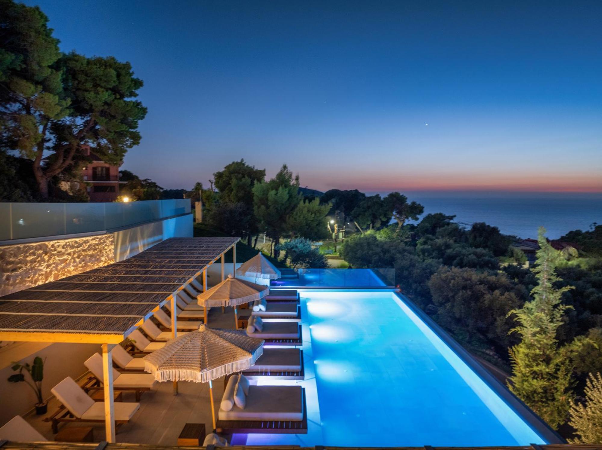Myzith Luxury Suites Keri Bagian luar foto
